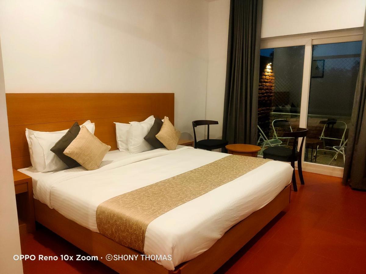 Agincourt Kuttikkanam Hotel Pīrmed Eksteriør billede