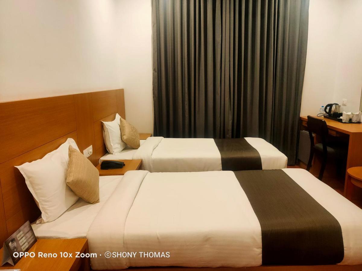 Agincourt Kuttikkanam Hotel Pīrmed Eksteriør billede
