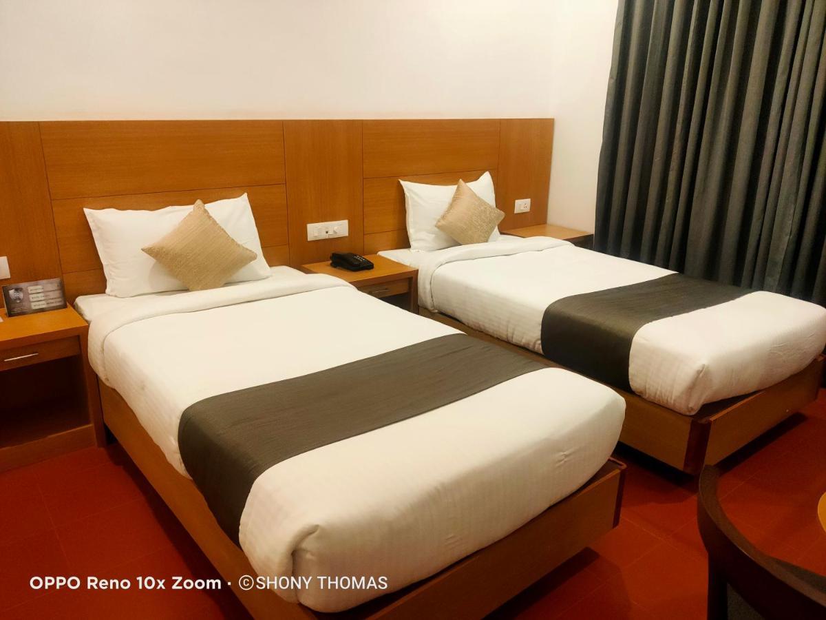 Agincourt Kuttikkanam Hotel Pīrmed Eksteriør billede